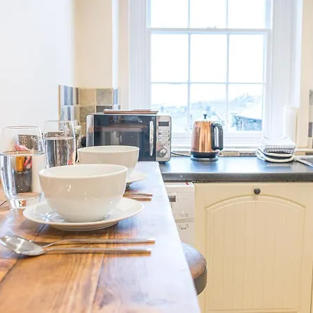 The View - Characterful In Keswick Apartment *